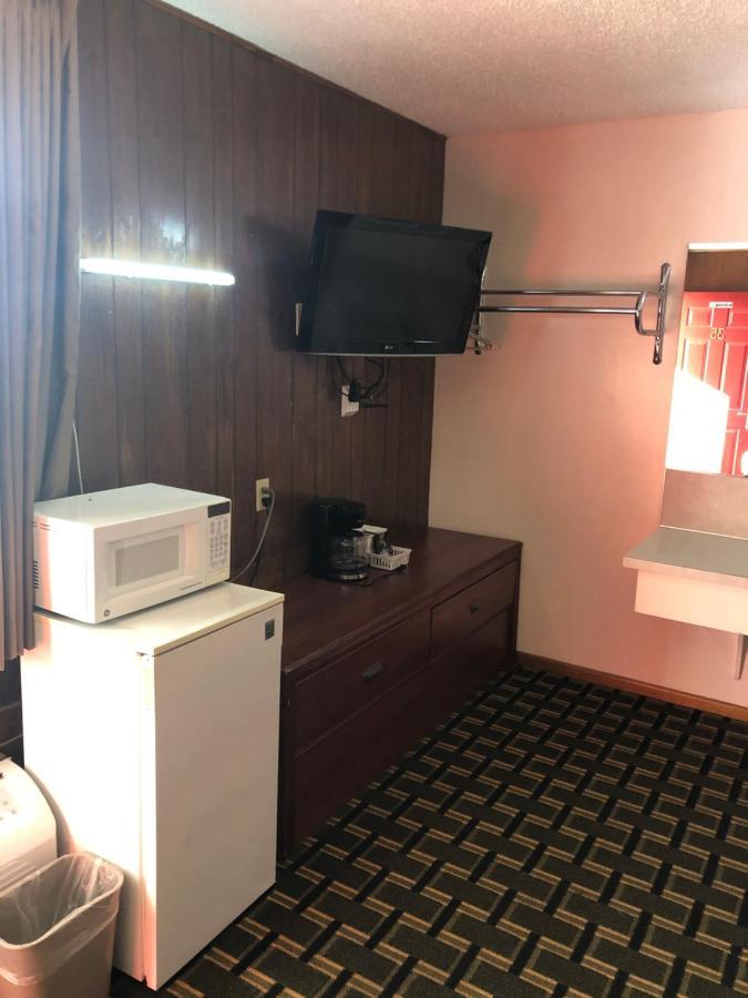 Big 12 Motel Broken Bow Exterior foto